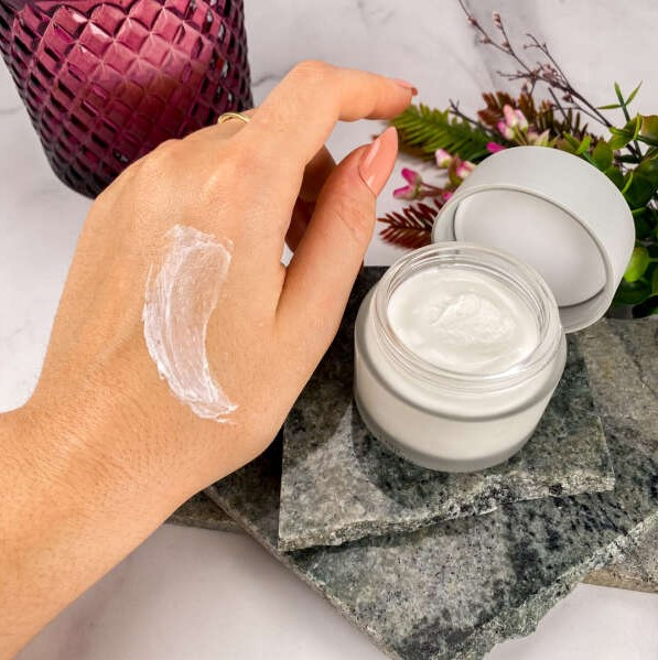 Moist balsam - Natural formula with nourishing oils