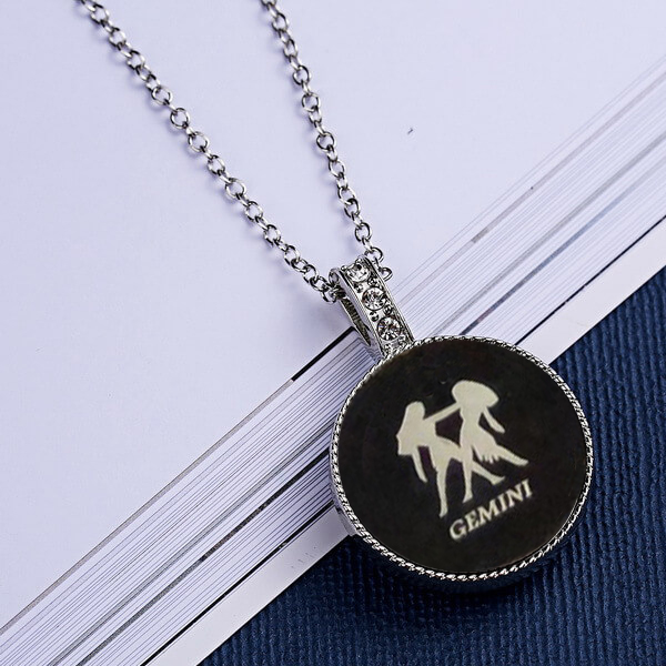 Logio - Unique astro necklace